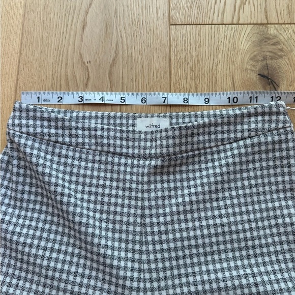 ARITZIA WILFRED KICK FLARE PANT IN GINGHAM BLACK AND WHITE Size 0 - Picture 4 of 13